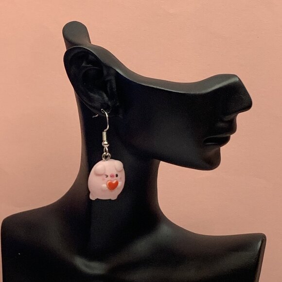 Pig Earring, Gift Idea, Silly Animal Earring, Heart Earring, Valentine's Day - Picture 6 of 7